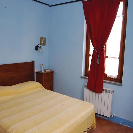 Apartment Four-bedroom With A Fireplace 02 Umbertide