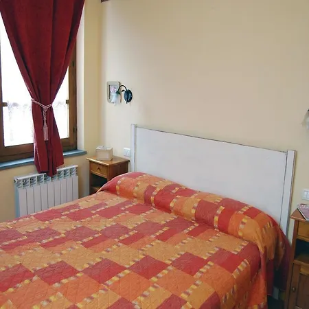 Apartment Four-bedroom With A Fireplace 02 Umbertide